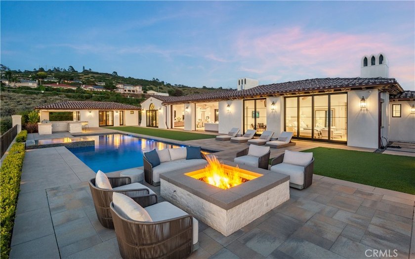 Rarely does a true one-level estate of this scale come to market - Beach Home for sale in Rancho Palos Verdes, California on Beachhouse.com