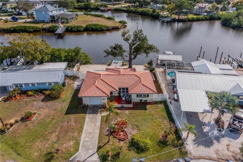 PRICE DROP - WATERFRONT! Make an offer; Seller is motivated - Beach Home for sale in Ruskin, Florida on Beachhouse.com