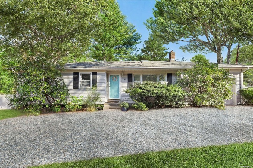 Welcome to this inviting ranch style home in the heart of - Beach Home for sale in Hampton Bays, New York on Beachhouse.com