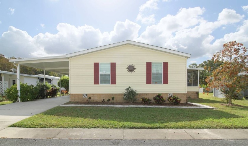 MOVE IN READY!!! YOU ONLY NEED TO BRING YOUR SUITECASE & - Beach Home for sale in Crystal River, Florida on Beachhouse.com