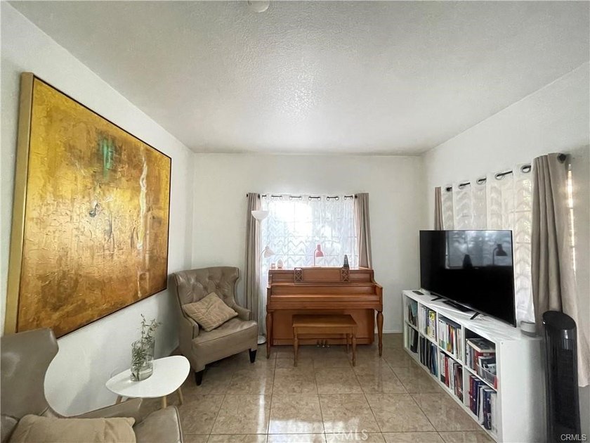 Great Bottom Floor Condo! It has wonderful and spacious 2 - Beach Condo for sale in Rancho Santa Margarita, California on Beachhouse.com