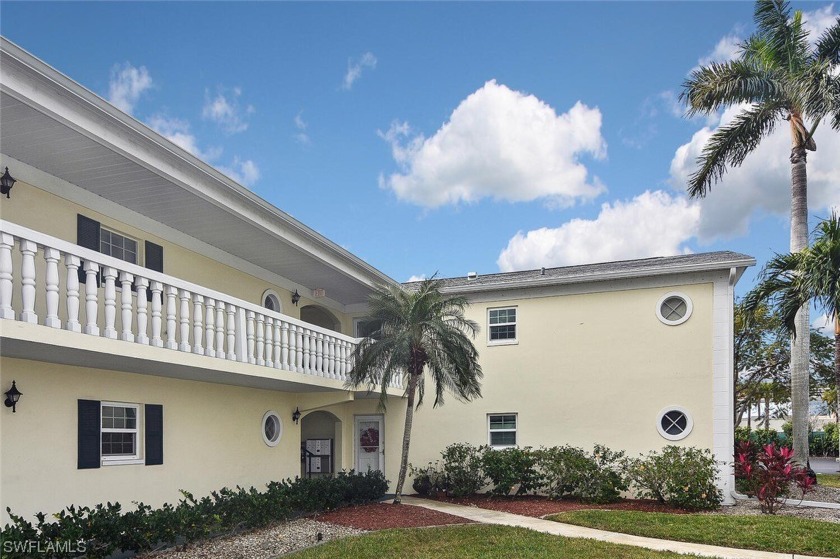 WOW!!  ** BIG PRICE DROP!  THIS IS YOUR CHANCE -- SELLER AWAITS - Beach Condo for sale in Fort Myers, Florida on Beachhouse.com