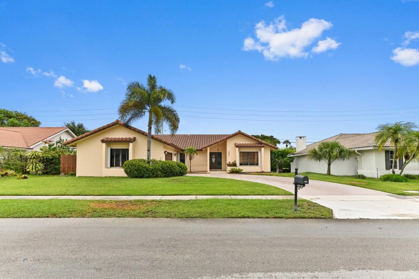 Discover this beautifully maintained 1-story home offering 2,207 - Beach Home for sale in Boynton Beach, Florida on Beachhouse.com