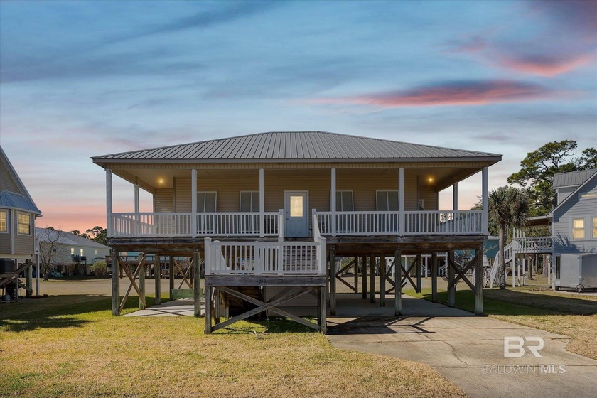 Welcome to easy coastal living in Gulf Shores! This cute - Beach Home for sale in Gulf Shores, Alabama on Beachhouse.com