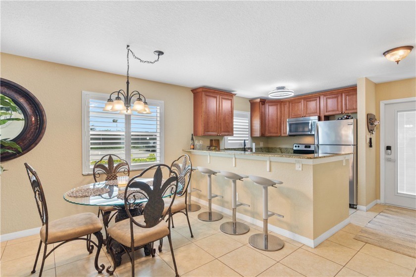 Live the Floirda lifestyle in this stunning 2 Bed/ 2 bath, fully - Beach Condo for sale in Vero Beach, Florida on Beachhouse.com