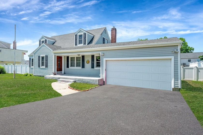 Waterfront living awaits at 2656 Seminole Ave, Seaford. This - Beach Home for sale in Seaford, New York on Beachhouse.com