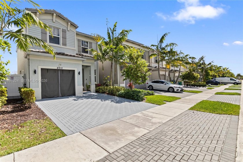 Stunning waterfront home in the desirable Hidden Trails - Beach Home for sale in Tamarac, Florida on Beachhouse.com