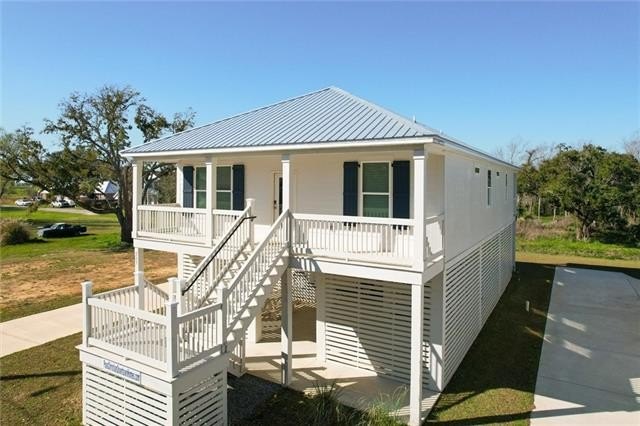 Prime Downtown Pass Christian Living - Walk to the Beach!
 - Beach Home for sale in Pass Christian, Mississippi on Beachhouse.com