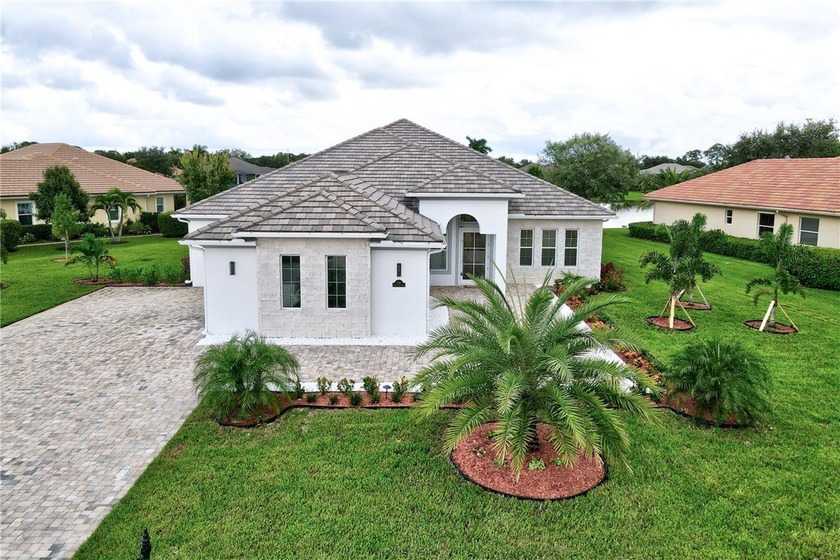 Luxurious 3BR/3BA estate in coveted Stoney Brook Farms with - Beach Home for sale in Vero Beach, Florida on Beachhouse.com