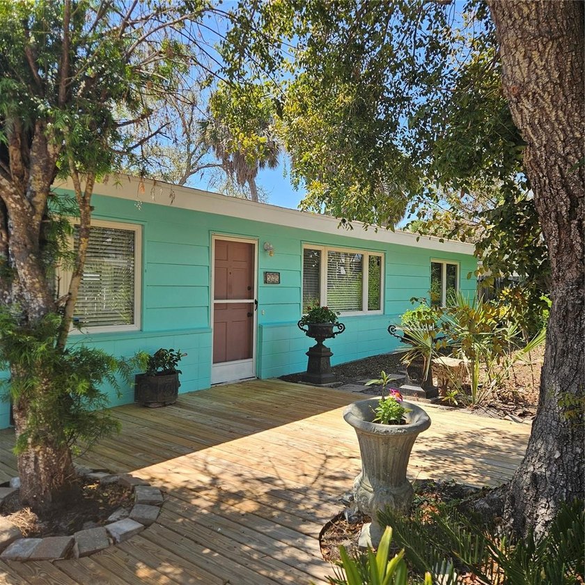 TURNKEY WATERFRONT INVESTMENT PROPERTY - Ideal for Short-Term - Beach Home for sale in Siesta Key, Florida on Beachhouse.com