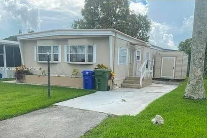 Don't miss this incredible opportunity to own a charming - Beach Home for sale in Pembroke Pines, Florida on Beachhouse.com