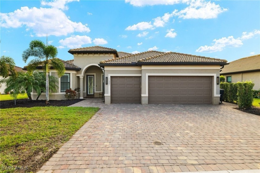 Welcome Home to this BEAUTIFUL Pool Home in Bridgetown! This - Beach Home for sale in Fort Myers, Florida on Beachhouse.com