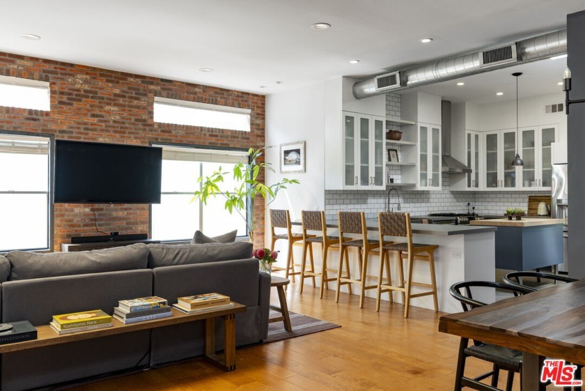 Step into this bright and spacious top floor 3-bedroom - Beach Condo for sale in Venice, California on Beachhouse.com