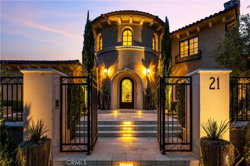 Covenant Hill's most quintessential dream residence. Welcome to - Beach Home for sale in Ladera Ranch, California on Beachhouse.com