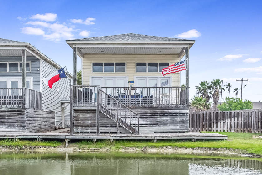 Off the Hook...Best location on the Island! Pool & Golf Cart - Beach Vacation Rentals in port aransas tx, Texas on Beachhouse.com