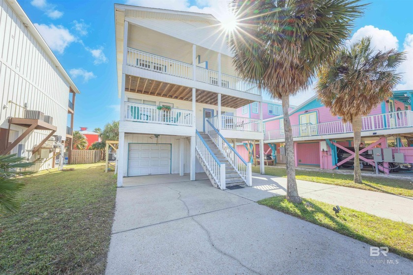 Welcome to a dream opportunity just steps away from the stunning - Beach Townhome/Townhouse for sale in Gulf Shores, Alabama on Beachhouse.com