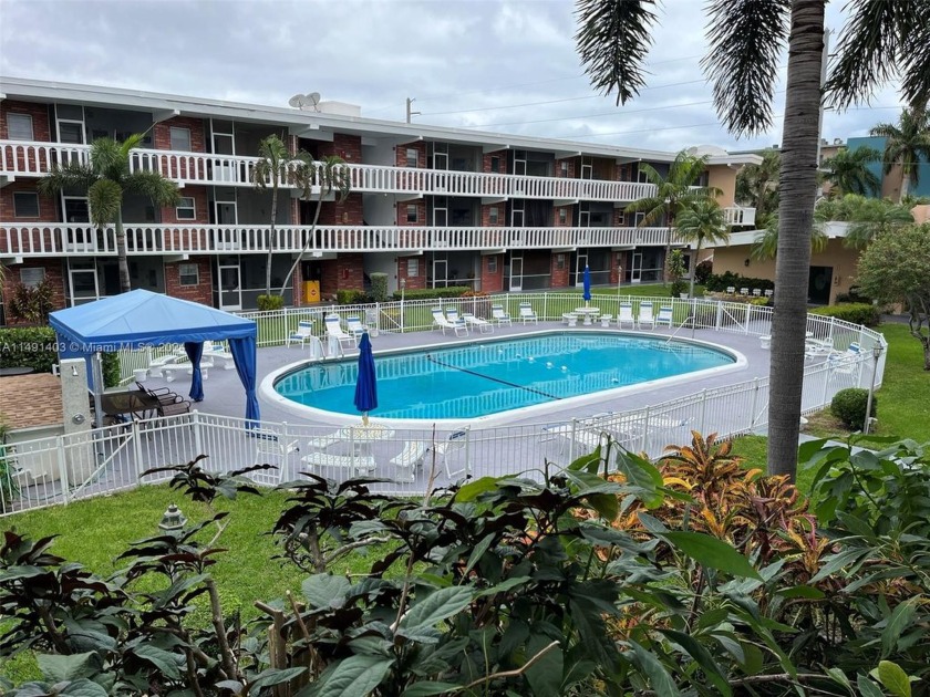 FOR INVESTORS ONLY. TENANT TIL 12/25. 55+ COMMUNITY. PERFECTLY - Beach Condo for sale in Hallandale Beach, Florida on Beachhouse.com