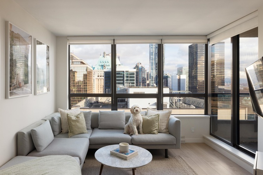 Enjoy downtown living at its finest in this move-in-ready 1 bed - Beach Condo for sale in Vancouver, BC on Beachhouse.com