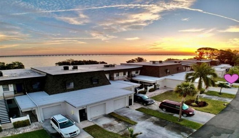 Conveniently located ground-floor 2-bedroom, 2-bath condominium - Beach Condo for sale in Clearwater, Florida on Beachhouse.com