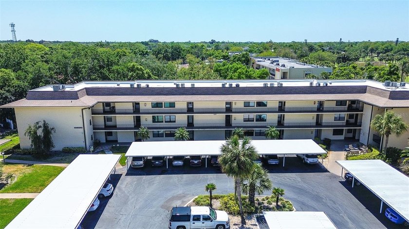 Welcome To Your Slice of Florida Living! This Bright and - Beach Condo for sale in Largo, Florida on Beachhouse.com