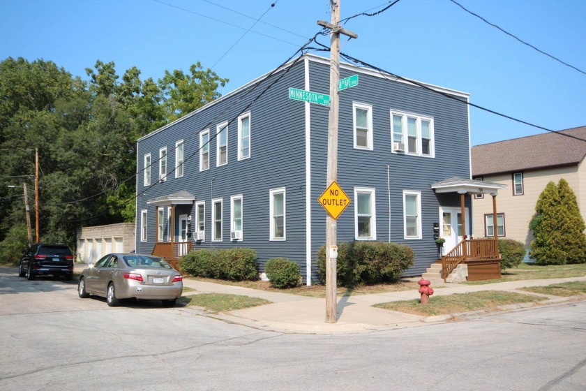 6-unit Apartment building - Cash Cow Alert in up-and-coming - Beach Apartment Building for sale in South Milwaukee, Wisconsin on Beachhouse.com