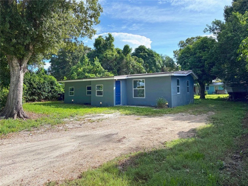 * Handyman Special * This 5 bedroom, 3 bathroom home + den / - Beach Home for sale in Vero Beach, Florida on Beachhouse.com