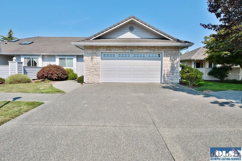 Welcome to this beautiful townhouse with nice upgrades - Beach Townhome/Townhouse for sale in Sequim, Washington on Beachhouse.com