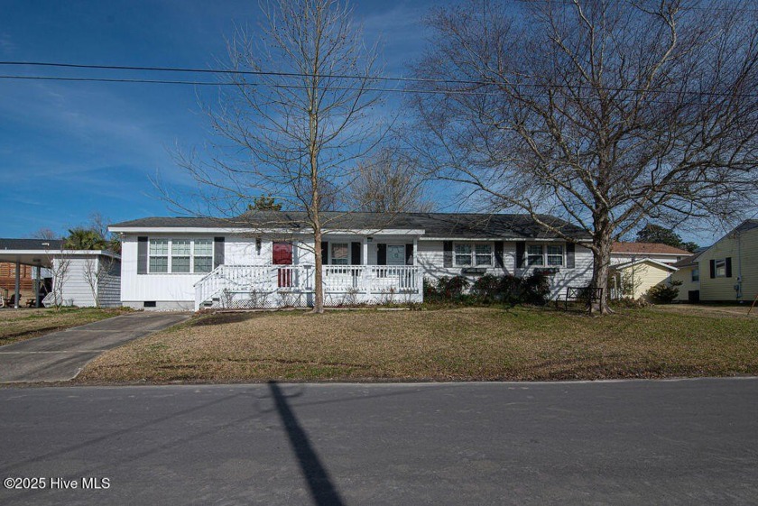 This is the one you've been waiting for! A RARE opportunity to - Beach Home for sale in Swansboro, North Carolina on Beachhouse.com