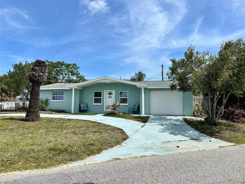 CASH ONLY/INVESTORS! Here is an incredible opportunity to - Beach Home for sale in Holiday, Florida on Beachhouse.com