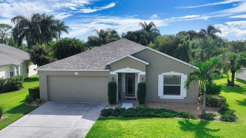 Spacious 4 bed, 2 bath home in desirable (gated) Collier Club on - Beach Home for sale in Sebastian, Florida on Beachhouse.com