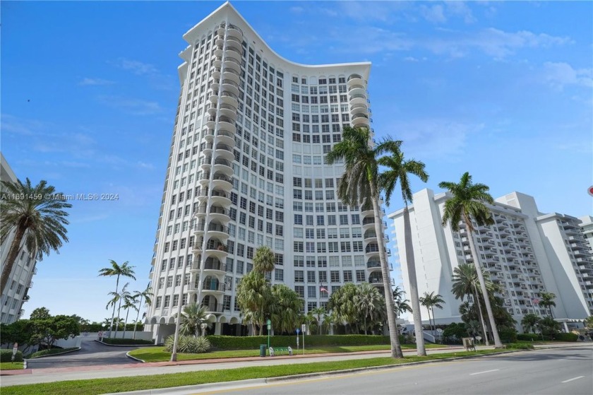 This stunning Miami Beach condo on the 15th floor offers - Beach Condo for sale in Miami Beach, Florida on Beachhouse.com