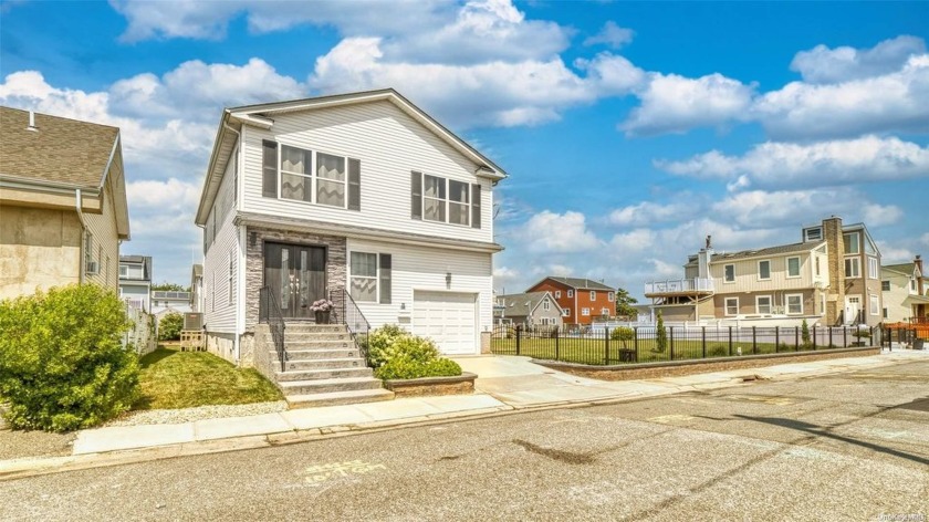 Welcome to a mariner's paradise at 913 Arctic Street, a - Beach Home for sale in Babylon, New York on Beachhouse.com