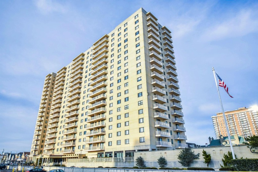 Discover your dream beachfront retreat with stunning ocean views - Beach Condo for sale in Ventnor, New Jersey on Beachhouse.com