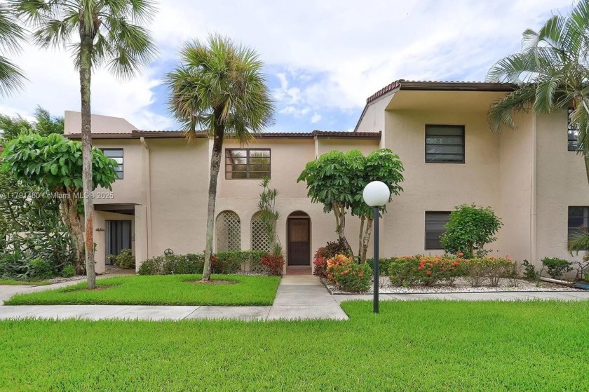 Magnificent furnished/unfurnished Townhouse nestled in the - Beach Condo for sale in Boca Raton, Florida on Beachhouse.com