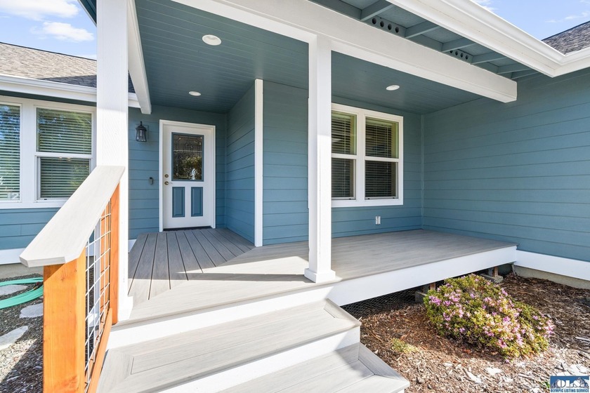 Beautifully maintained 3-bed, 2-bath rambler with 1,647 sq ft of - Beach Home for sale in Port Angeles, Washington on Beachhouse.com