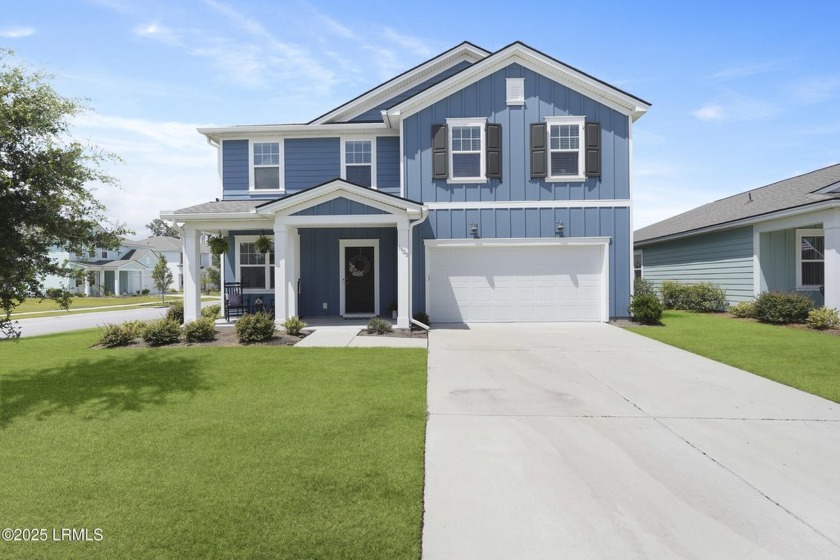 Meticulously Maintained & Move-In Ready on a Large Corner Lot! - Beach Home for sale in Beaufort, South Carolina on Beachhouse.com