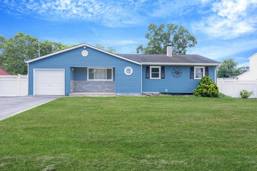 This lovely ranch has three bedrooms and 2.5 bathrooms that are - Beach Home for sale in Shirley, New York on Beachhouse.com