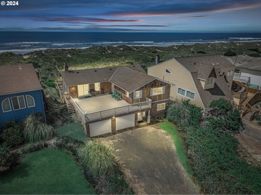 Experience Oregon Coast living at its finest in this spacious - Beach Home for sale in Waldport, Oregon on Beachhouse.com