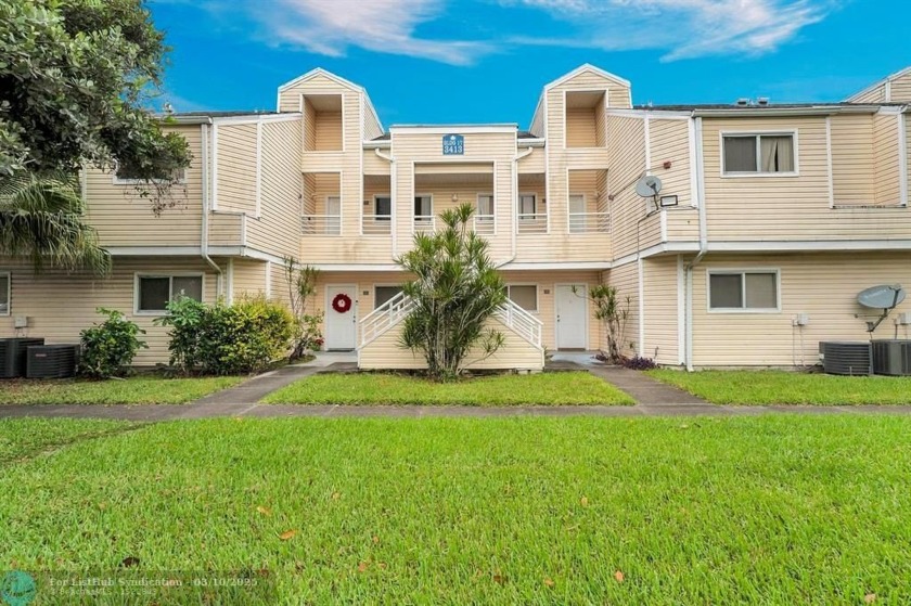 Beautiful Lake views, 2/2 with a W/D inside, all tile floors and - Beach Condo for sale in Lauderdale Lakes, Florida on Beachhouse.com
