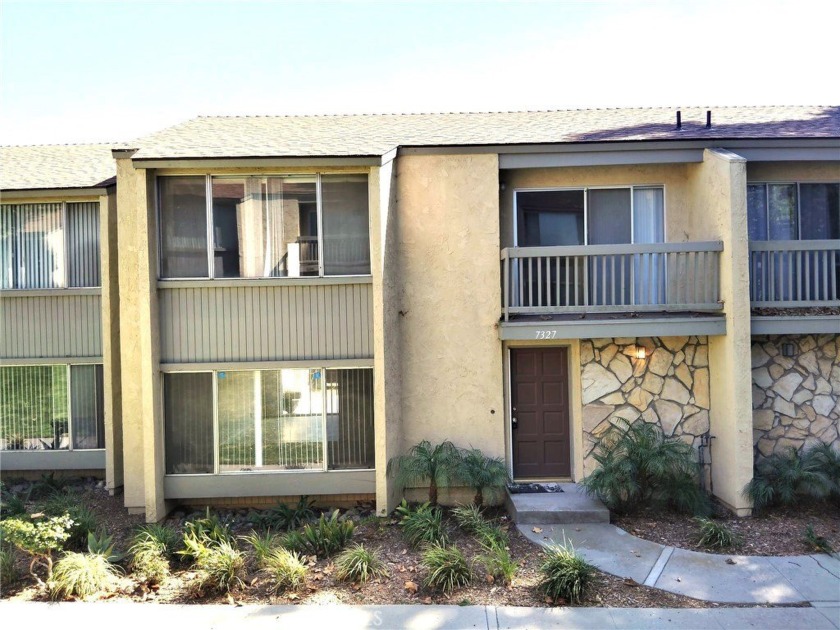 This townhome presents an exceptional opportunity. Don't miss - Beach Condo for sale in Ventura, California on Beachhouse.com