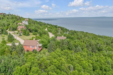 Tourist cottage with short term permit built with care in 2021 - Beach Home for sale in Petite-Rivière-Saint-FrançOis,  on Beachhouse.com