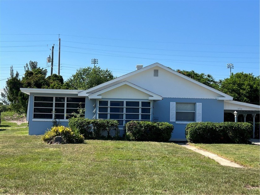 Vero Beach, 3 bed, 2 bath. Great Price, Looking for character - Beach Home for sale in Vero Beach, Florida on Beachhouse.com