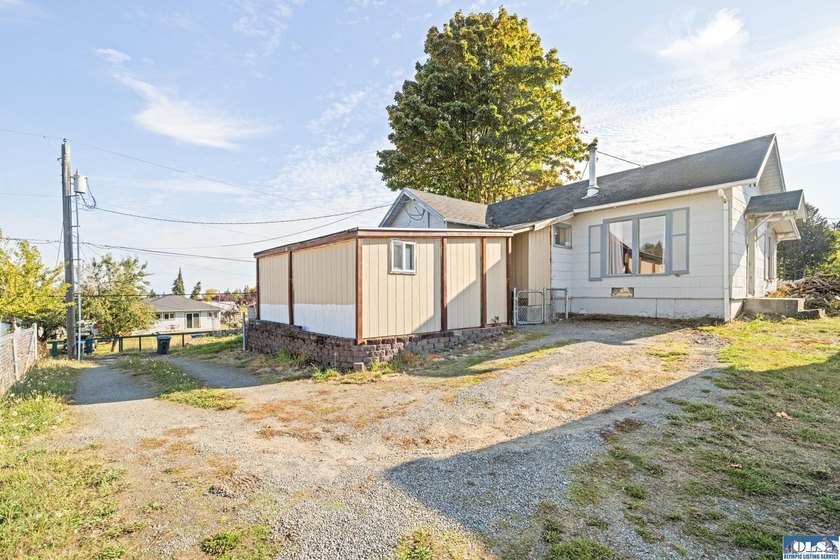 Enjoy tranquil city living in this lot-and-a-half home - Beach Home for sale in Port Angeles, Washington on Beachhouse.com