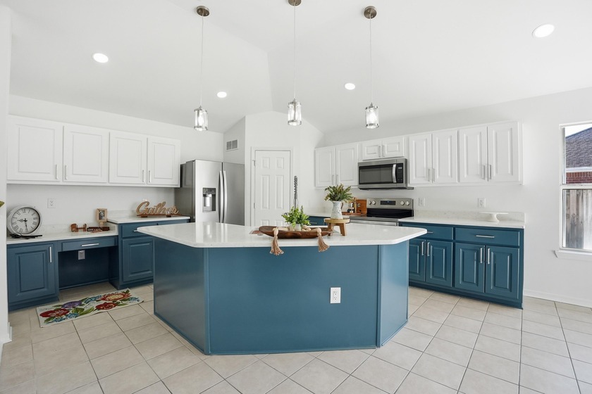 This beautifully remodeled four-bedroom home offers a - Beach Home for sale in Fort Walton Beach, Florida on Beachhouse.com