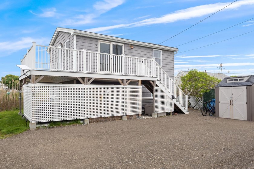 Just steps from the sand, this well maintained 1-bedroom condo - Beach Condo for sale in Hampton, New Hampshire on Beachhouse.com