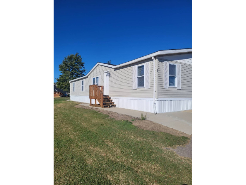This is a spacious 4 bedroom home with lots of extra room. All - Beach Home for sale in Three Oaks, Michigan on Beachhouse.com