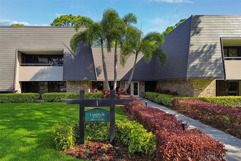 Welcome to this spacious 2-bedroom plus den, 2-bath Deluxe *D* - Beach Condo for sale in Palm Harbor, Florida on Beachhouse.com