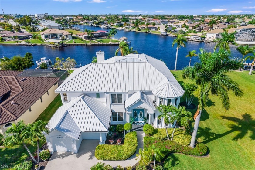 Absolutely one of the best locations in Cape Coral with - Beach Home for sale in Cape Coral, Florida on Beachhouse.com