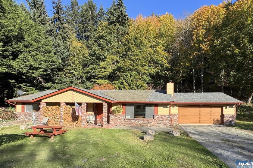 3 bedrooms 2 bath one level home in desirable 4 Seasons Ranch - Beach Home for sale in Port Angeles, Washington on Beachhouse.com