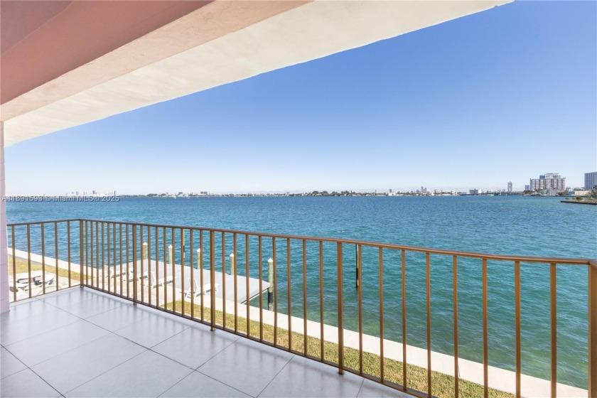 Quiet tranquil penthouse 1136 SqFt  2/2 with split open layout - Beach Condo for sale in North Bay Village, Florida on Beachhouse.com